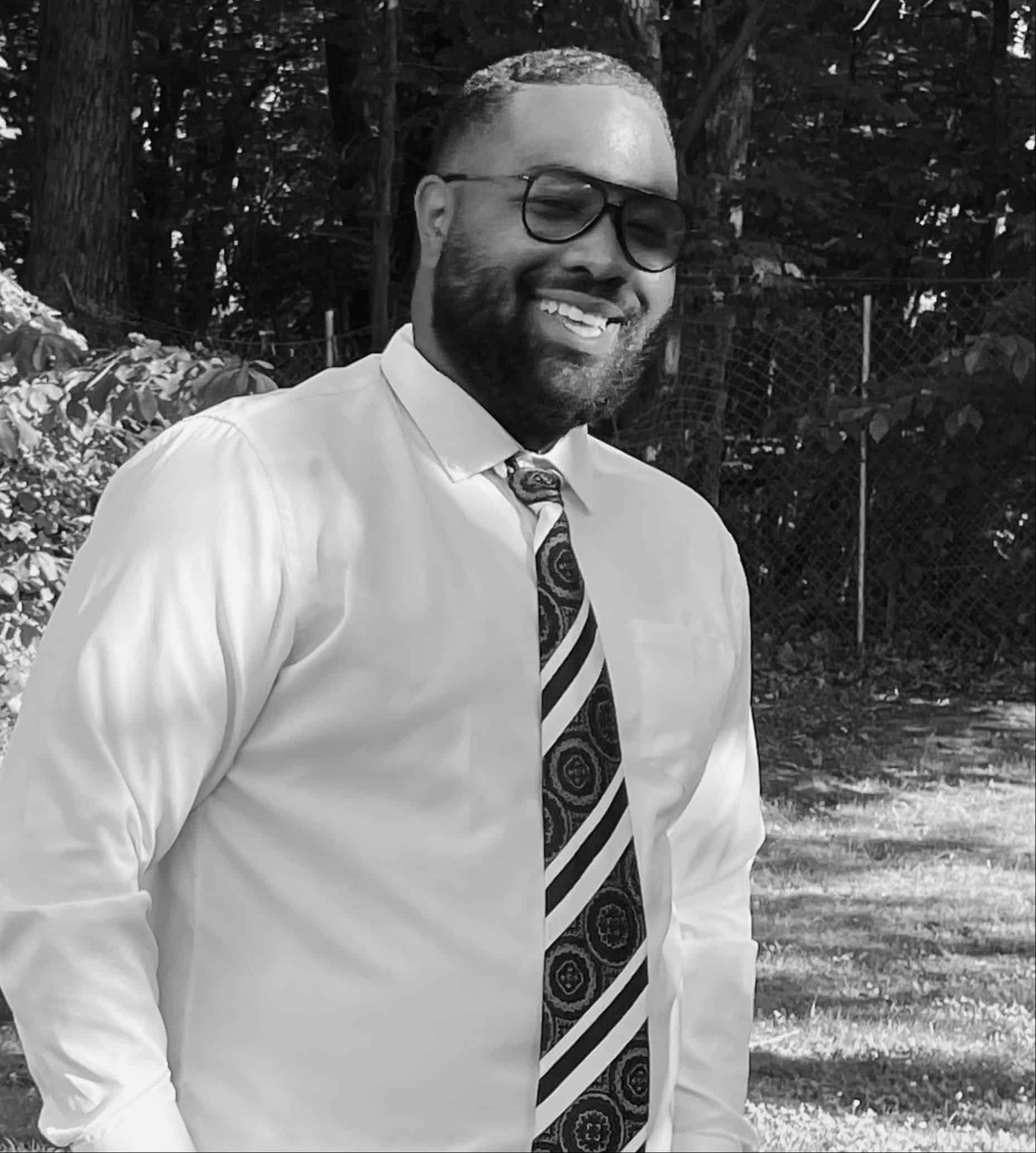 Dakota Moore OFRF summer R&E intern 2024- b&w